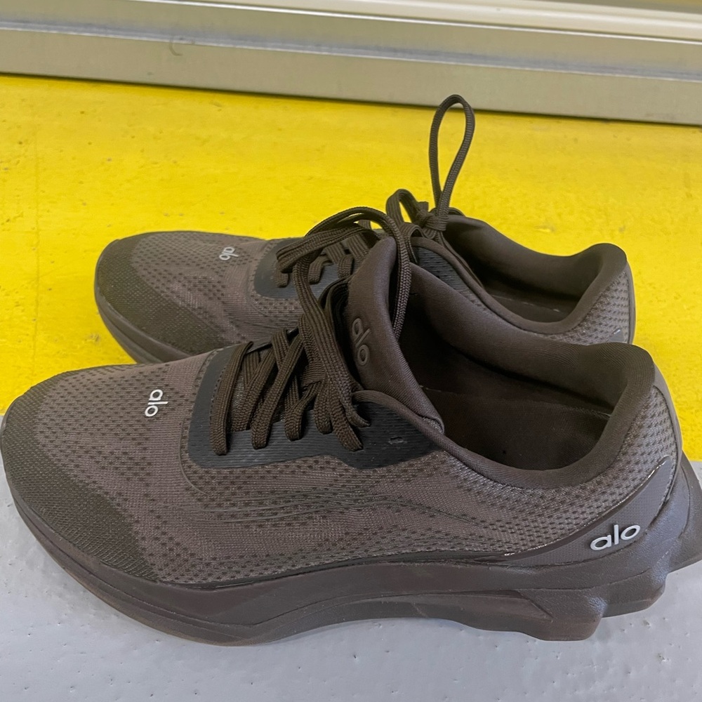 Like New  ( only worn once) ALO Yoga women’s Dark Brown Shoes